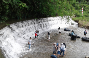 Air Terjun Tangga Manik
