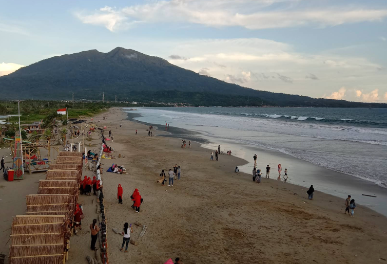 Pantai Kedu Warna