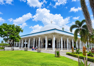 Masjid Agung Al-Falah